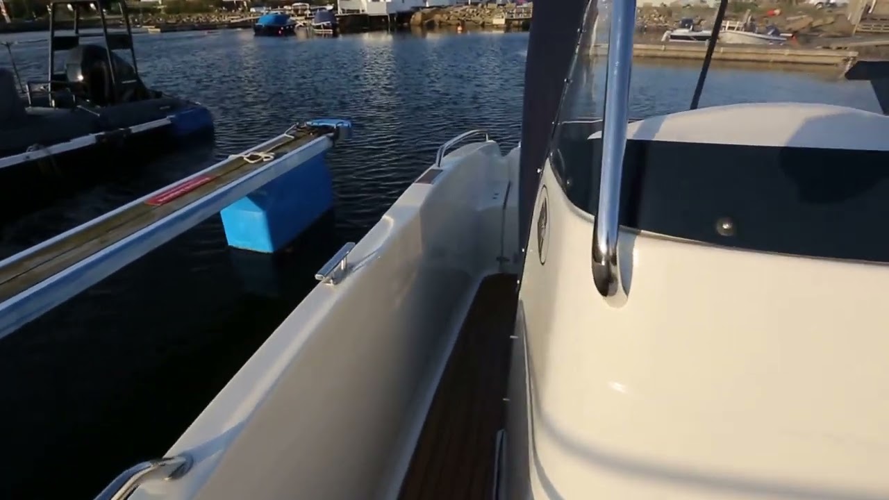 Uttern S64 Exclusive  cummins 220 hp marine diesel mercruiser bravo 3 outdrive