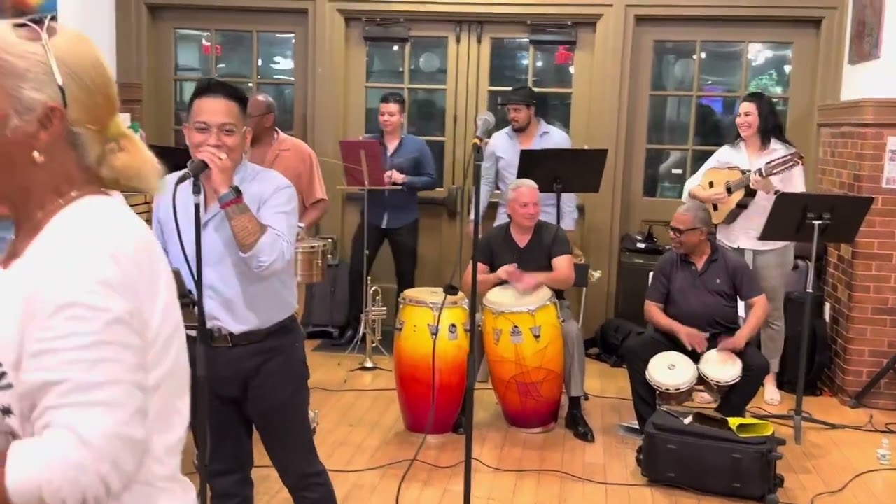 Dennis Martínez, Conjunto Amalia Ft Danny Enrique Prende El fogón #salsa @salsaguayaca