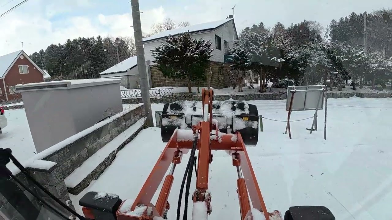 2026-01-02　For snow removal on crushed stone parking lots, prior ground preparation is essential.