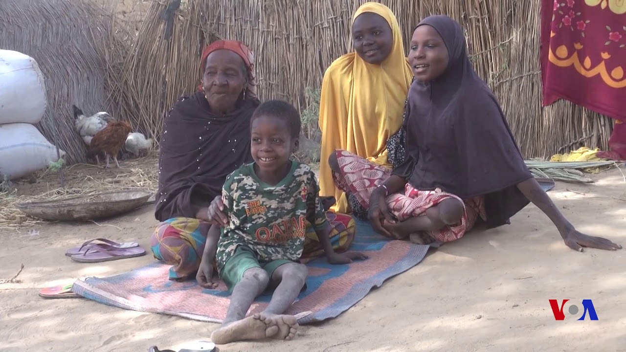 Portrait d'une jeune fille handicapée mais dans un camp de Diffa (vidéo)