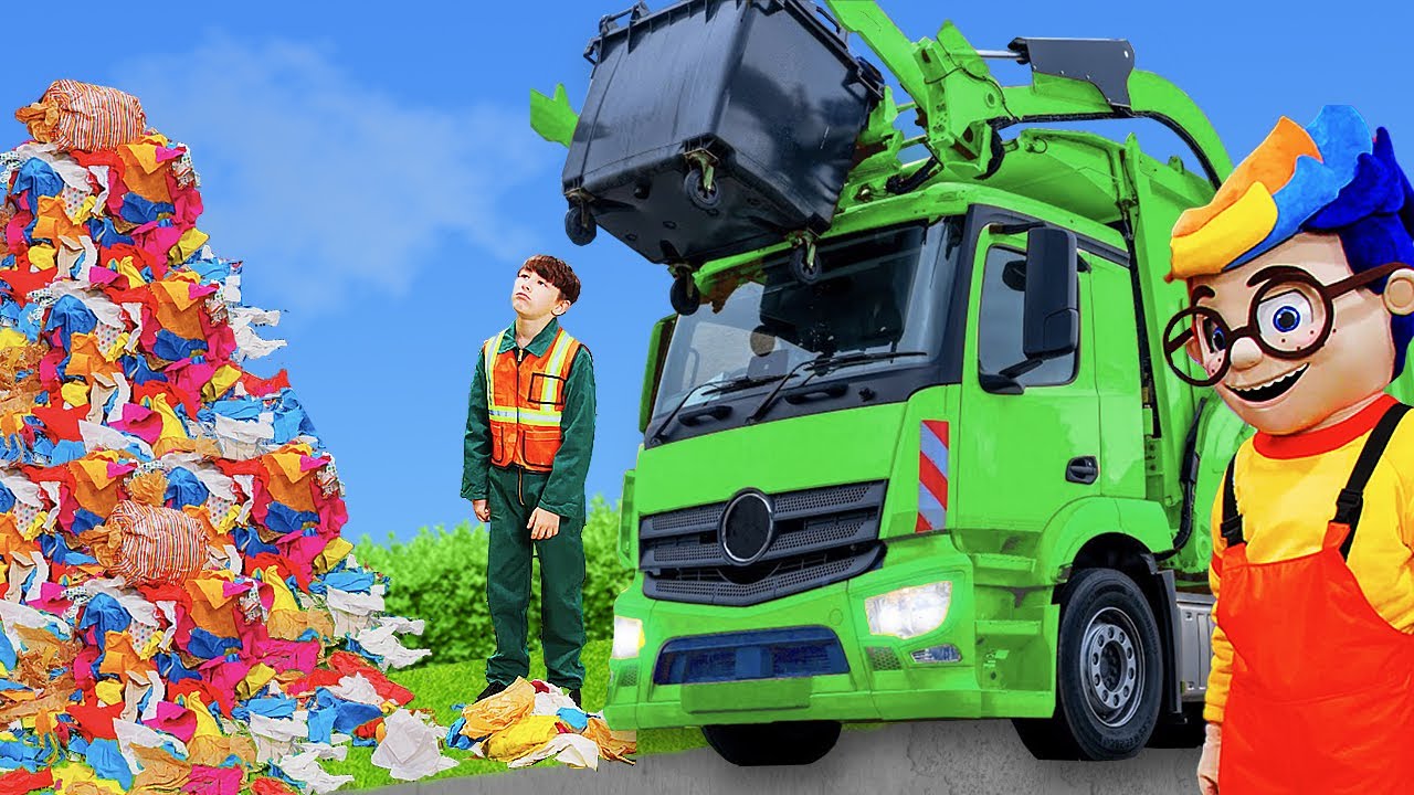 The Kids learn to recycle with a real garbage truck and a tractor ♻🚜