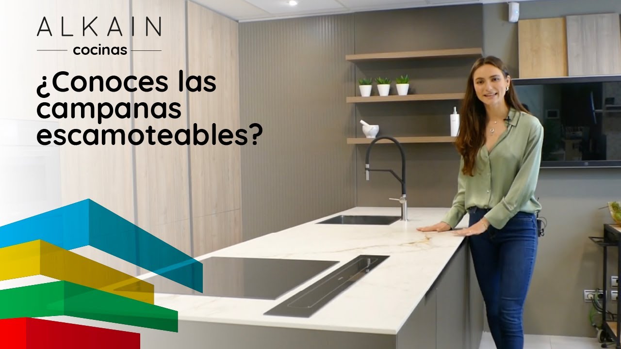 Cocina con península, campana escamoteable y desayunador