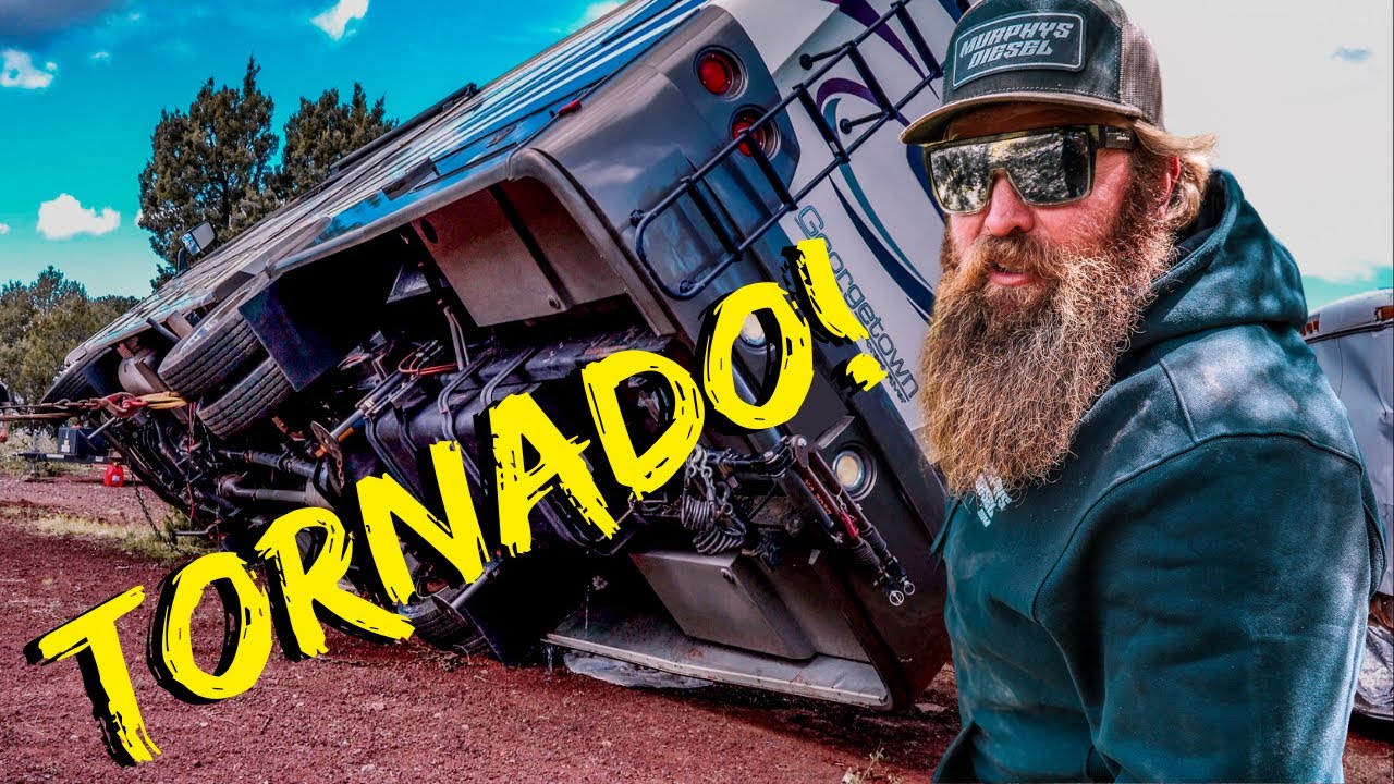 Мы воспользовались нашим ВНЕДОРОЖНИКОМ-ЭВАКУУМНЫМ АВТОМОБИЛЕМ после того, как по городу пронесся ...