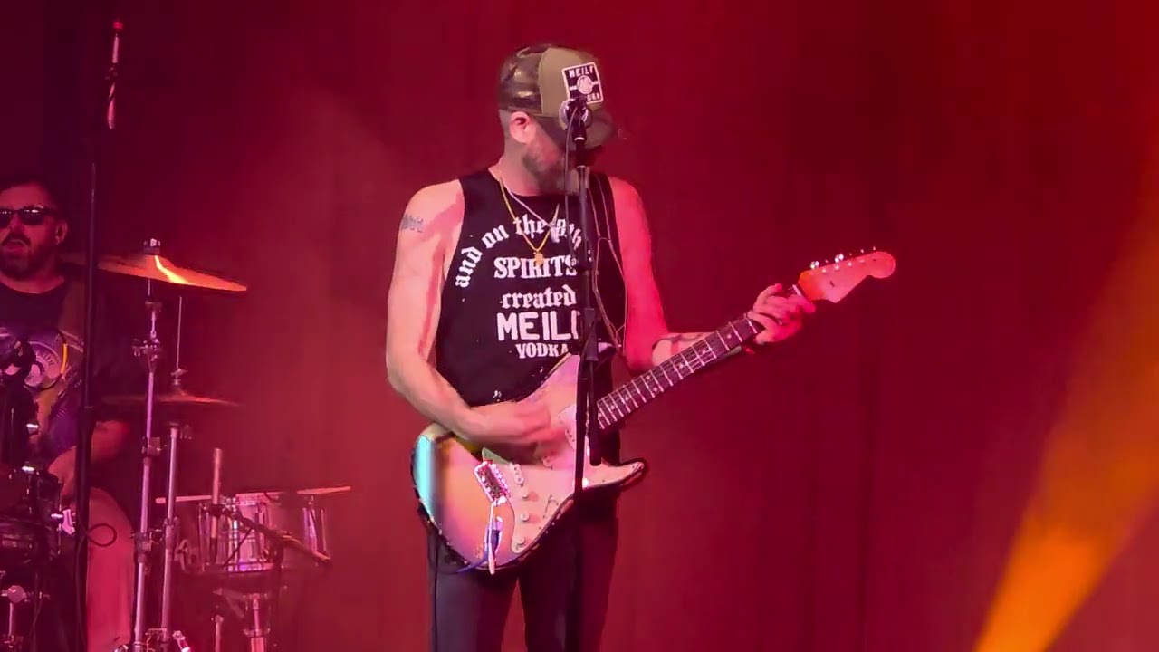 ÖOF Tata (Jason  Momoa) Live 