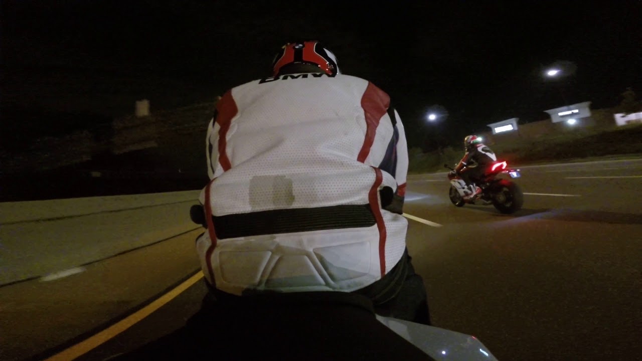 2018 BMW S1000RR VS. 2018 DUCATI V4 SPECIAL