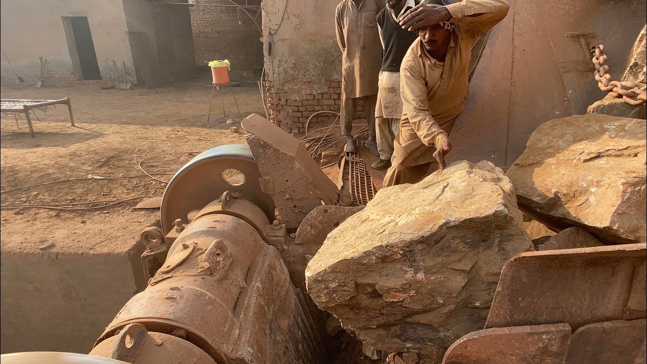 “Big Rock Crusher Machine:A Giant in Action “Big Rock Crushing:A powerful Proc….