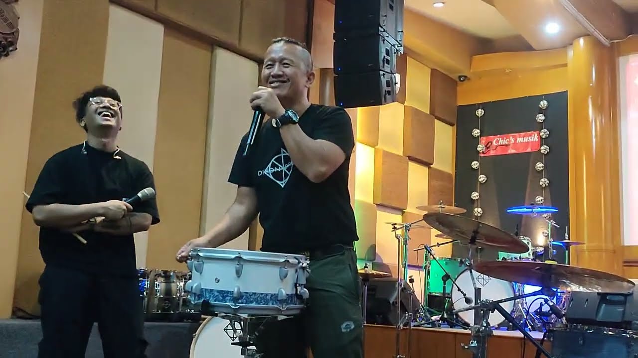 Sandy Pas Band Tuning Snare Dixon Classic Marble Apex Maple 14x6.5 Di Chics Rawamangun 11 Juli 2024