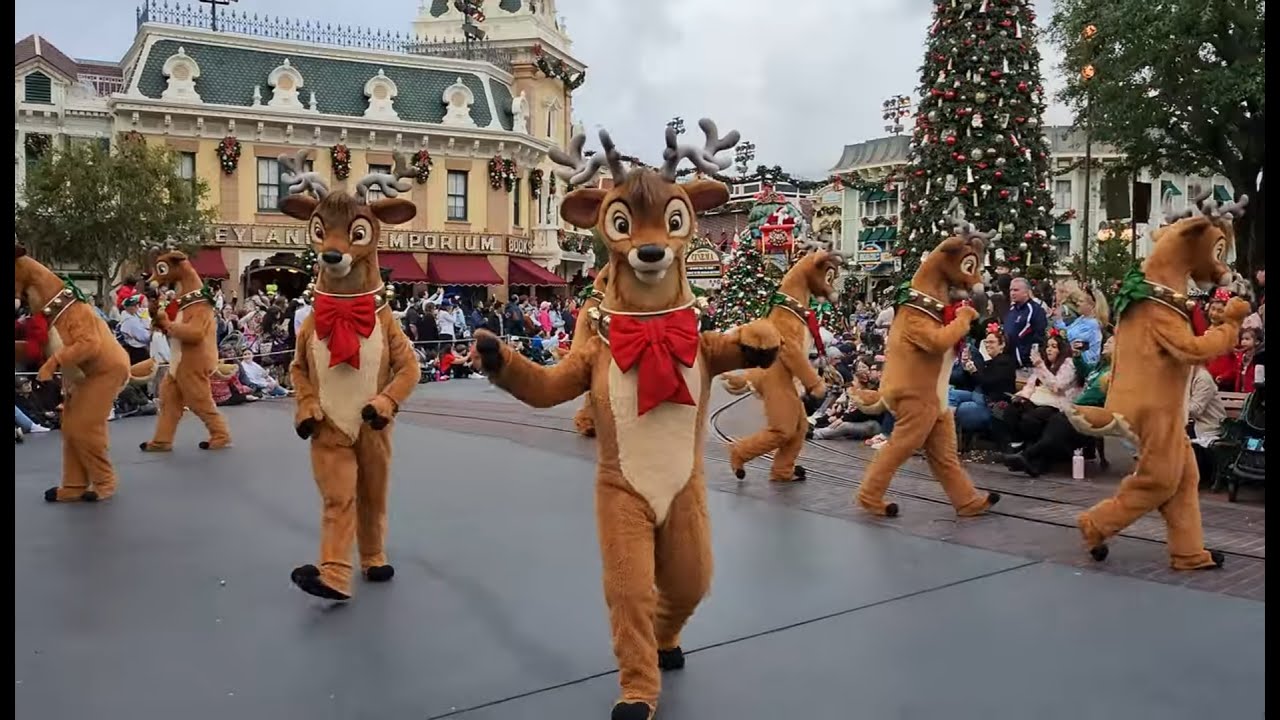 A Christmas Fantasy Parade 2025 🎄✨ Disneyland Holiday Magic!