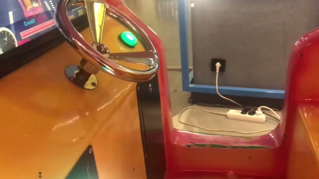 G-look cutey hat car kiddie ride.