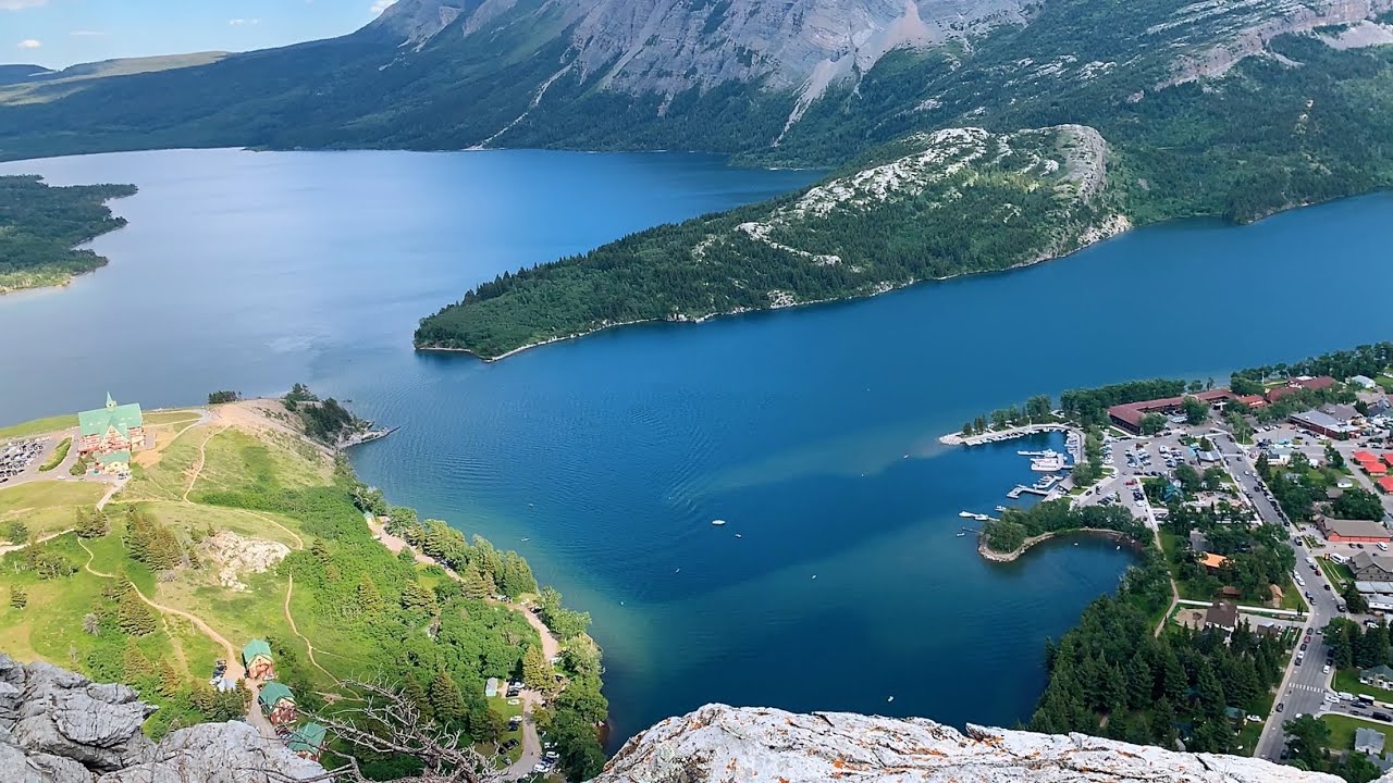 Bear&rsquo;s Hump | A Must-Do Hike in Waterton Lakes National Park