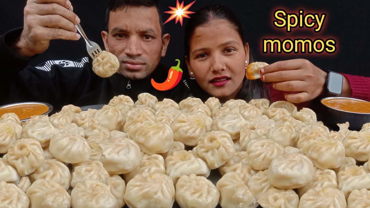 Funny Old Couple Eating Momos , Viral Video,K ho yo।