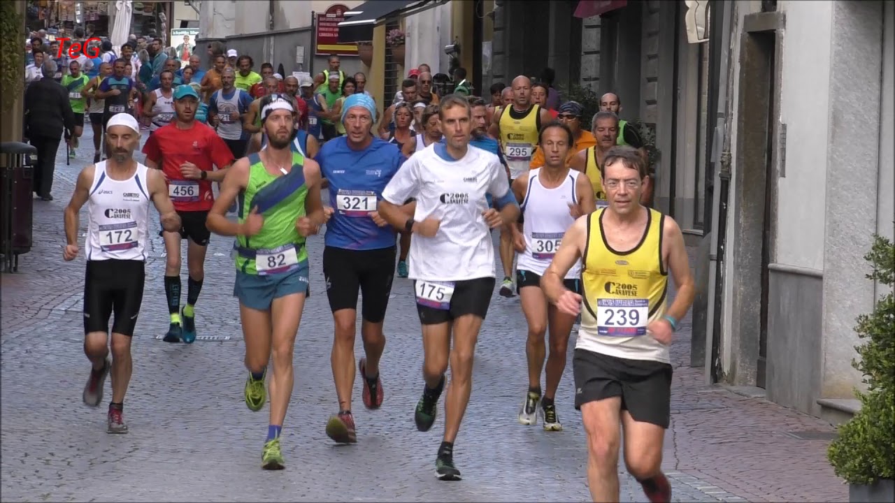 Corsa 5 laghi 2017 - Passaggio centro città Ivrea