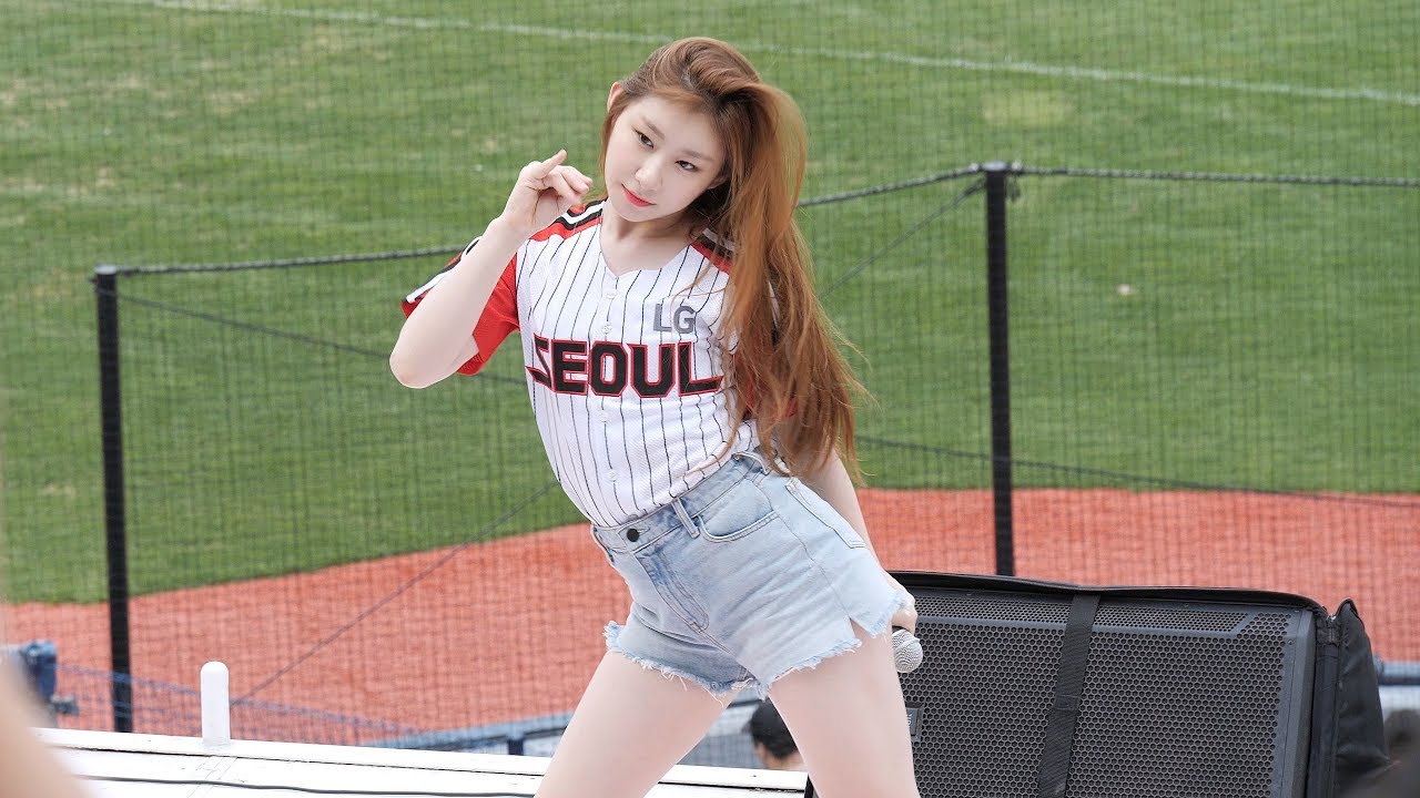 있지 ITZY 채령 CHAERYEONG : 아이시 ICY : 잠실 야구장 Jamsil Baseball Stadium : LG트윈스 vs 두산 베어스 190908