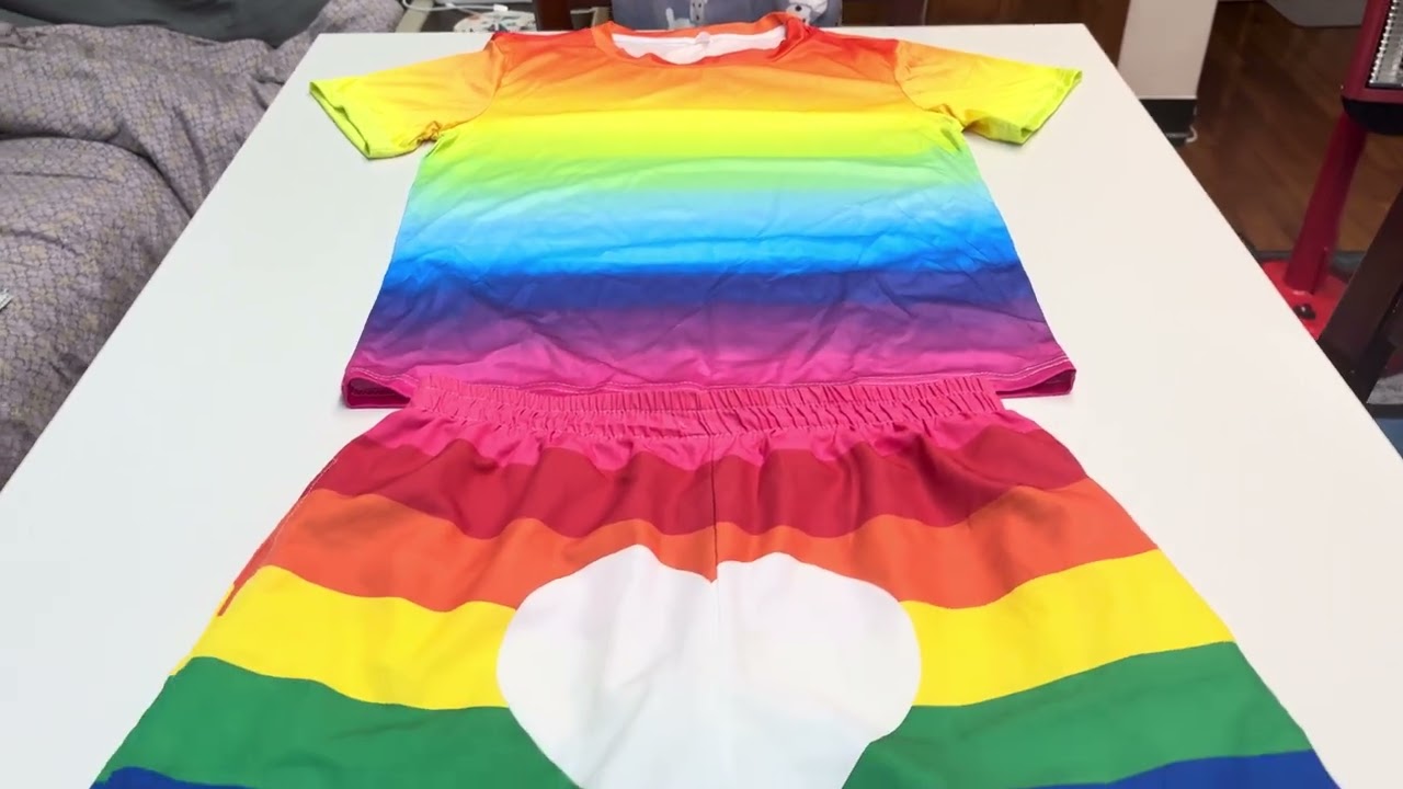 무지개 복장 Rainbow outfit