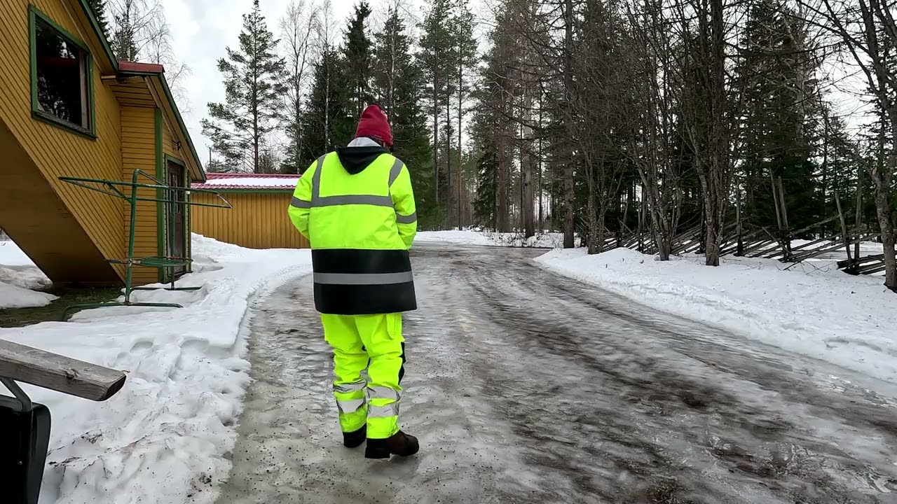 Hiekoittaja kaatui, Kävi pahasti.