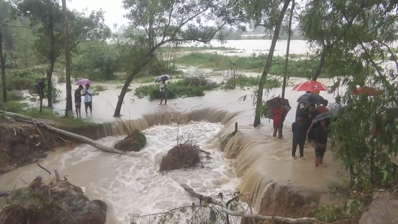 The dam of Bangladesh has broken due to water from Khoai River in India - part 18