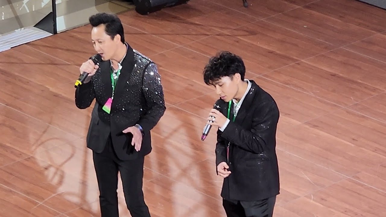 Kace Vang at Hmong Arts Celebration at Mall of America 10/25/2025