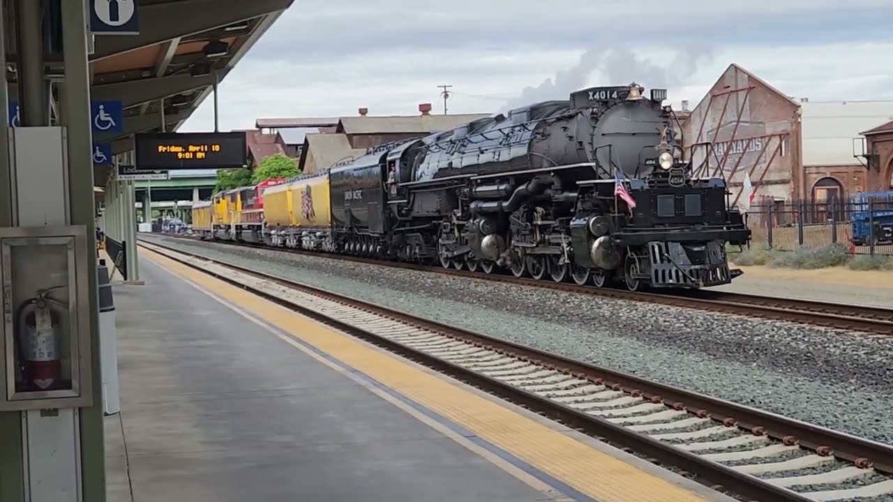 Union Pacific 4014 Big Boy arriving at California State Railroad Museum shops.