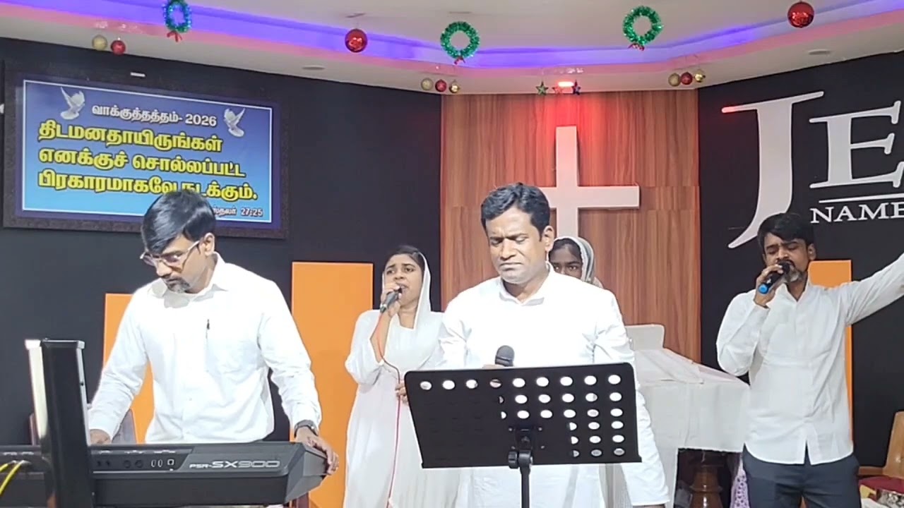   சிங்க கெபியில் நான் இருந்தேன் #devapriyan #vijayaaron #jesussong #jesusshorts #tamilshorts #song 