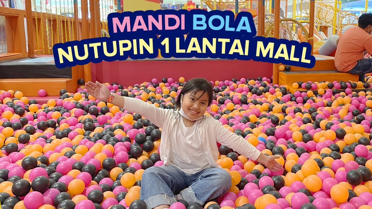 KAKAK SENJA MAIN MANDI BOLA TERBESAR DALAM MALL - KANIMALS PLAY LAND -SENJA FIRSTA