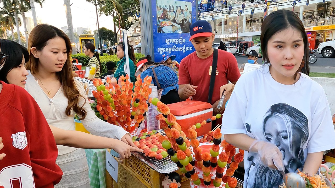 Chaktomuk Walk Street Phnom Penh 2026: The Ultimate Evening Food Tour