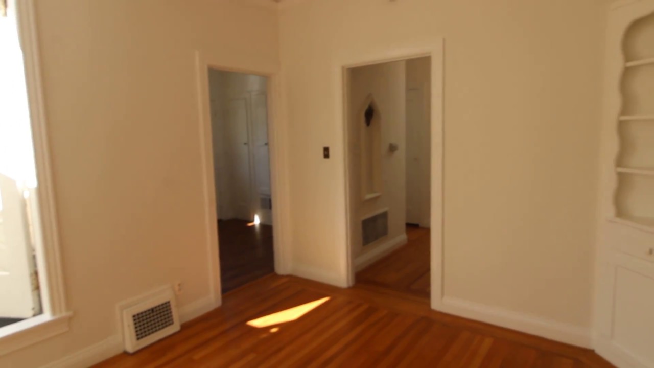 Duboce Triangle: Top Floor Flat w/ Small Yard & 2 Car Parking