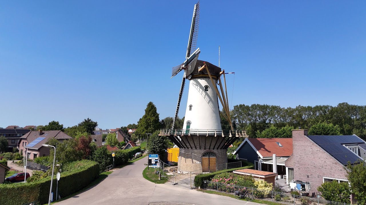 Molen de Arend in Zuidland funderingsherstel.