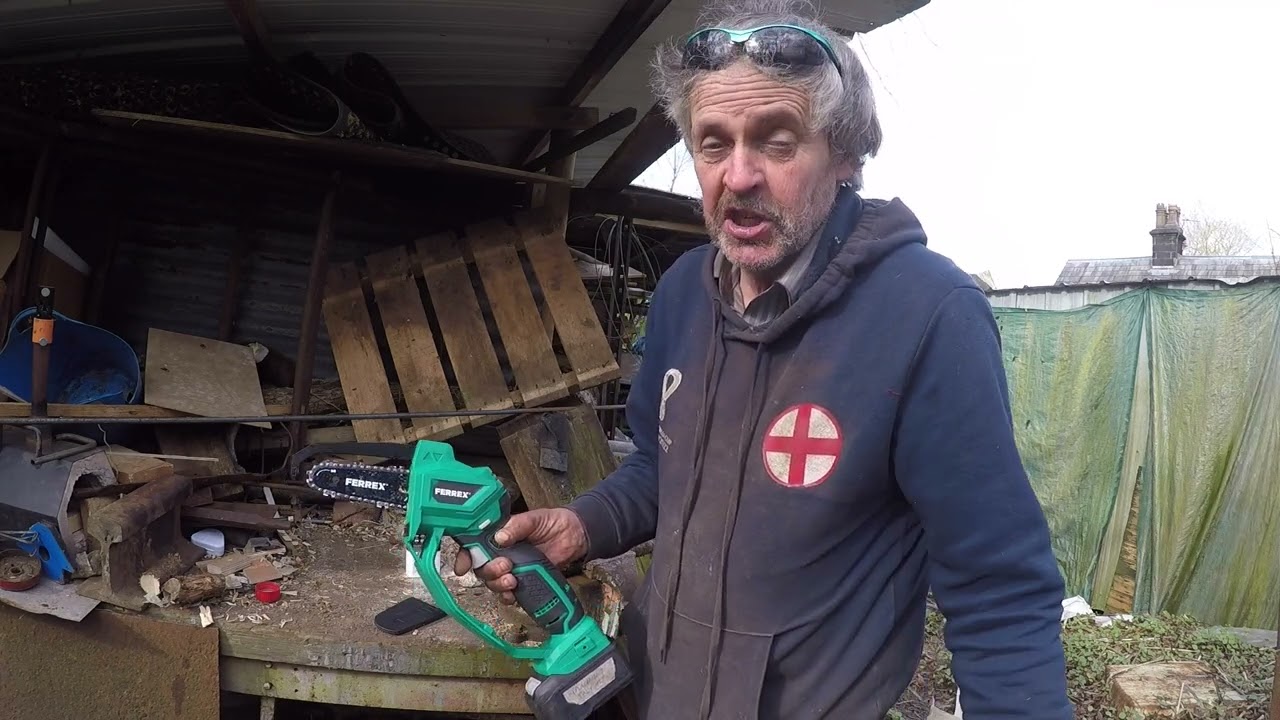 0081 Aldi mini chain saw Easter 2024