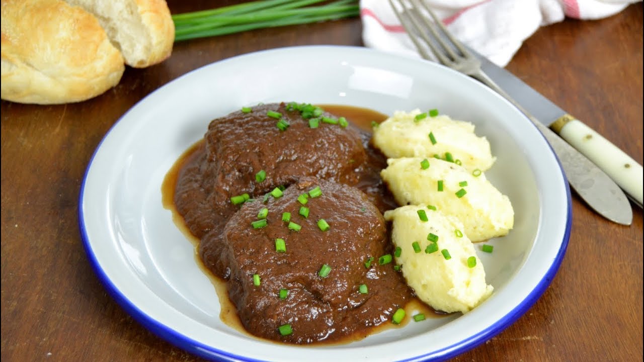 Carrilleras de cerdo en salsa de vino ¡FACILÍSIMAS! Tradicional y crockpot