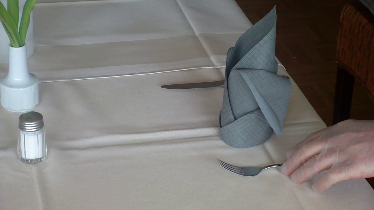 Tisch eindecken: Eindecken eines einfachen Menü für zwei nach VSR Regeln