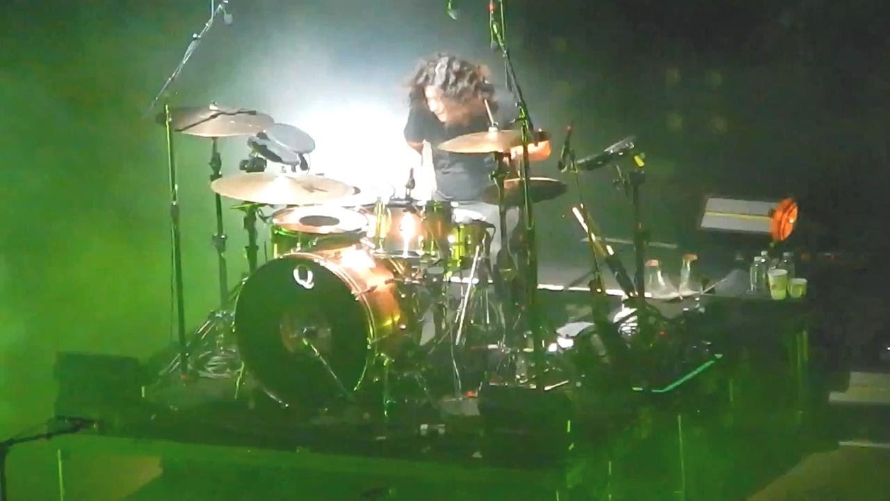 Ilan Rubin (Nine Inch Nails) plays The Perfect Drug drum solo 20 times in a row