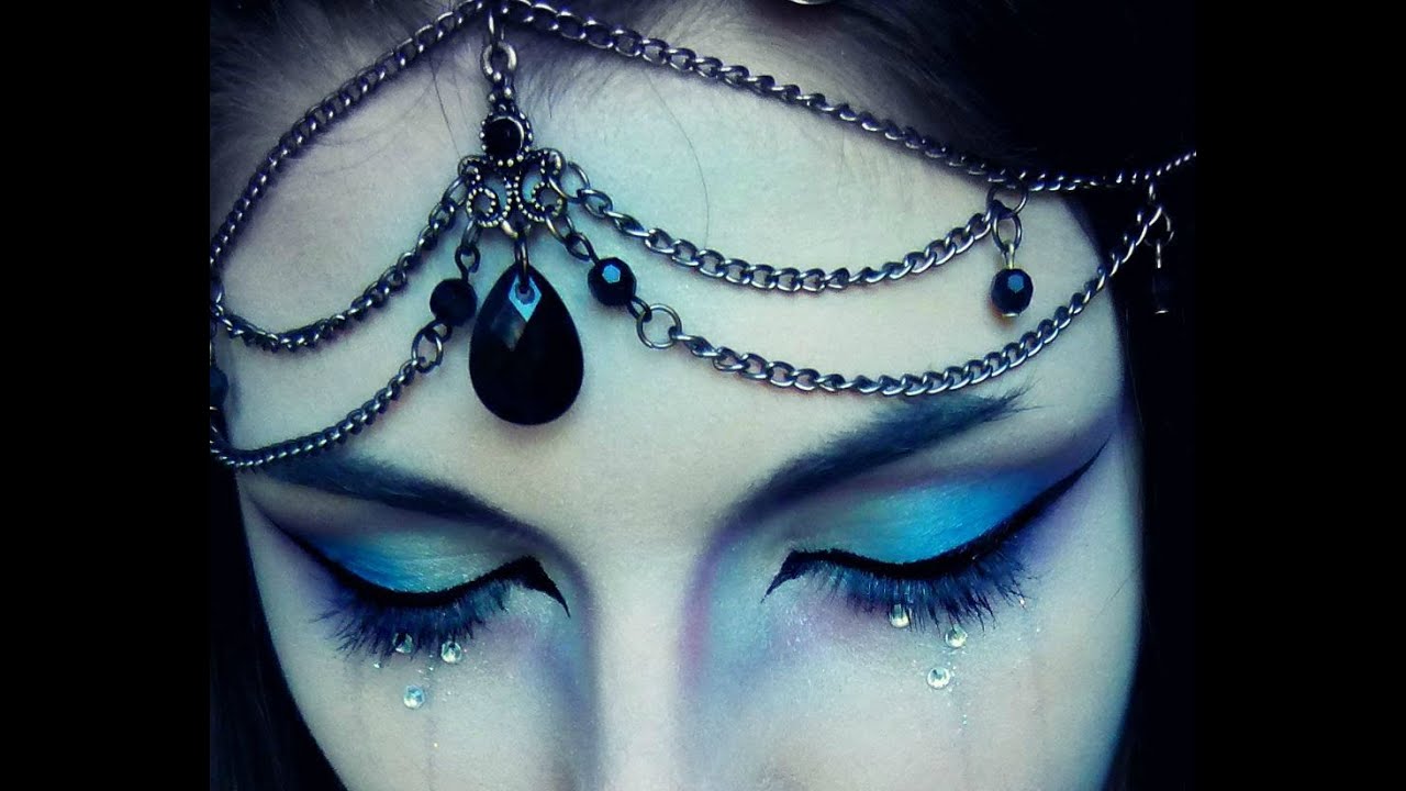 Blue and purple goth makeup tutorial