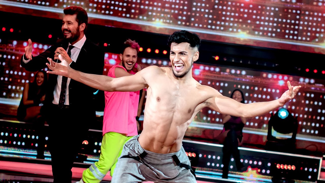 Marcelo Tinelli y el bailarín de Karina se enfrentaron a un duelo por ver quién tiene más onda