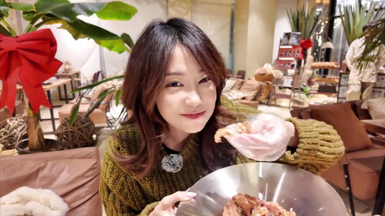 超高性价比墨西哥菜免费撸卡皮巴拉，汉堡也太大了吧！ #美食探店 #TACO #漂亮饭