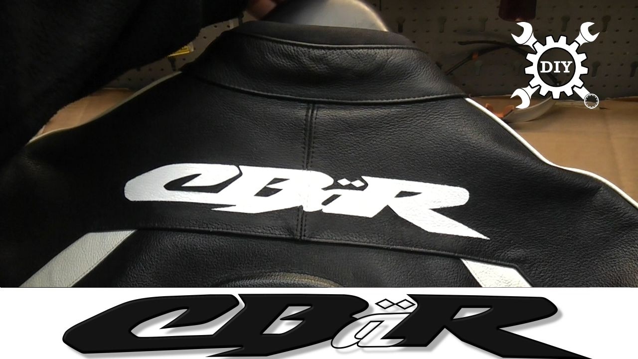 Lederjacke mit eigenem Logo oder Schriftzug versehen