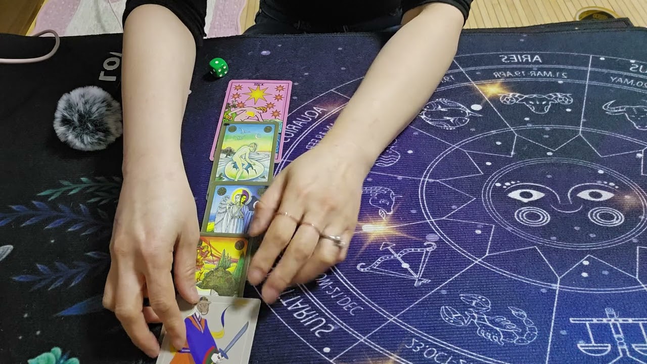 🥶작두. 아무나. 타니?과거에. 이성들은. 나를어떤사람으로. 봤는지.지금은. 어떡해. 바뀌었는지. 속마음생각?