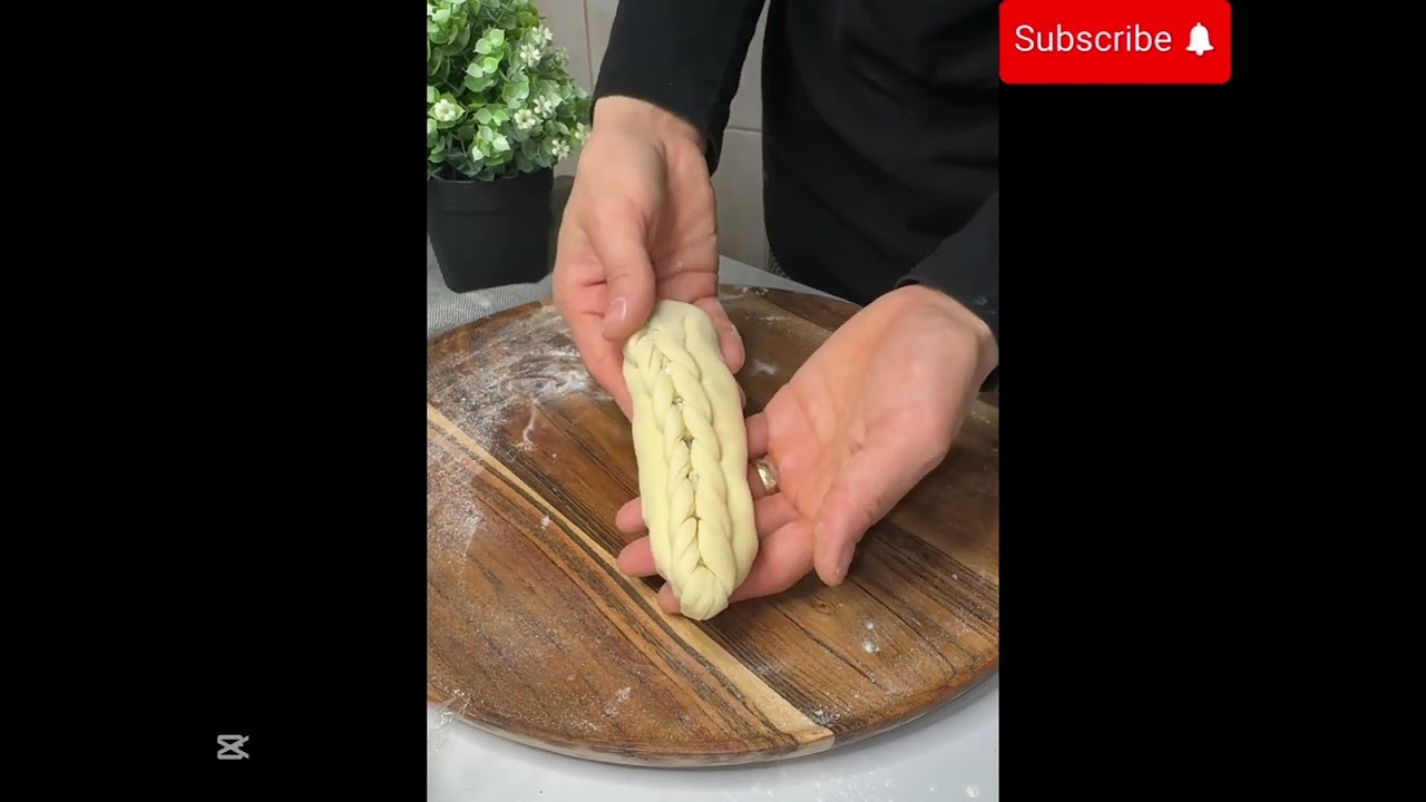 Shaping pastry like therapy. Recipe ⬇️ #shapingpastry #cooking #therapy #cookingtherapy #food