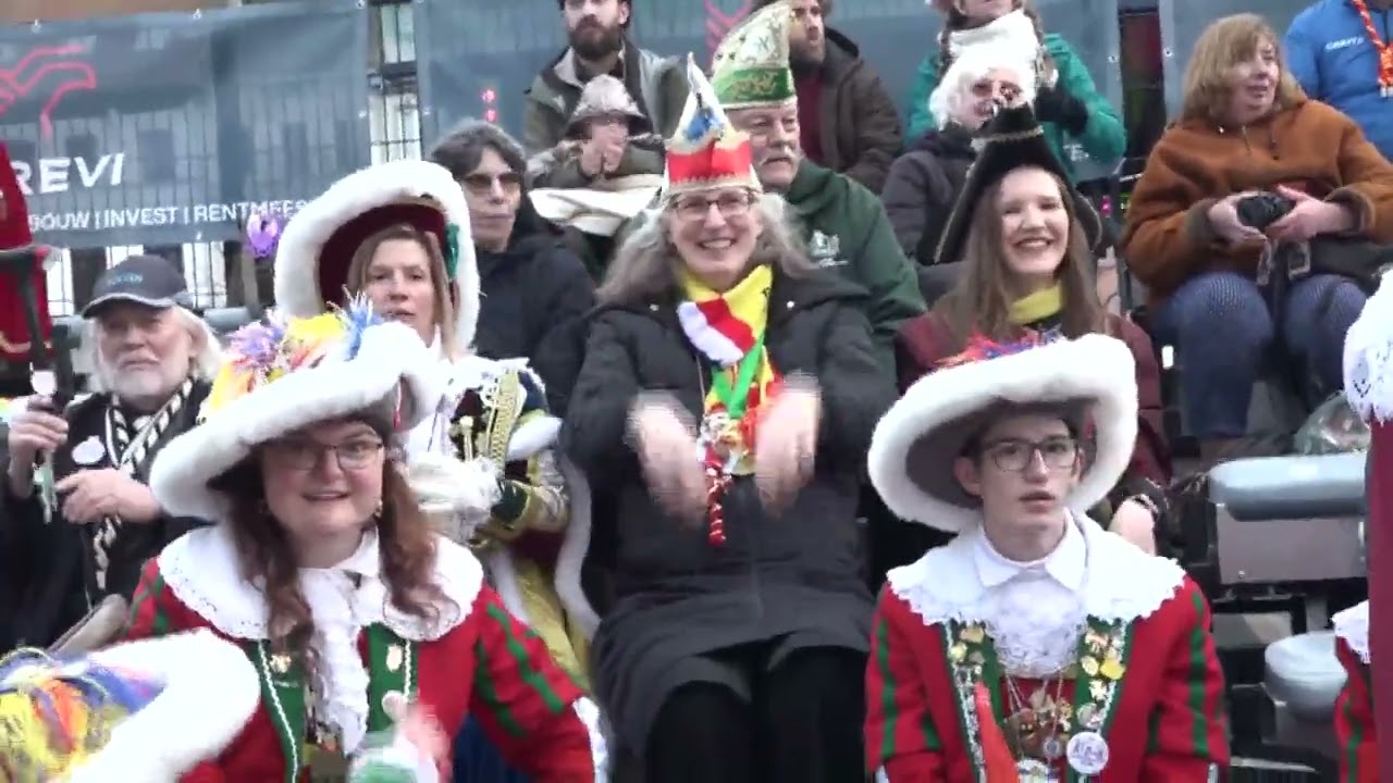 Ledeberg Karnavalstoet 28 febr 2026 2de doortocht aan de tribune LVV Cineast Luc Van Vreckem