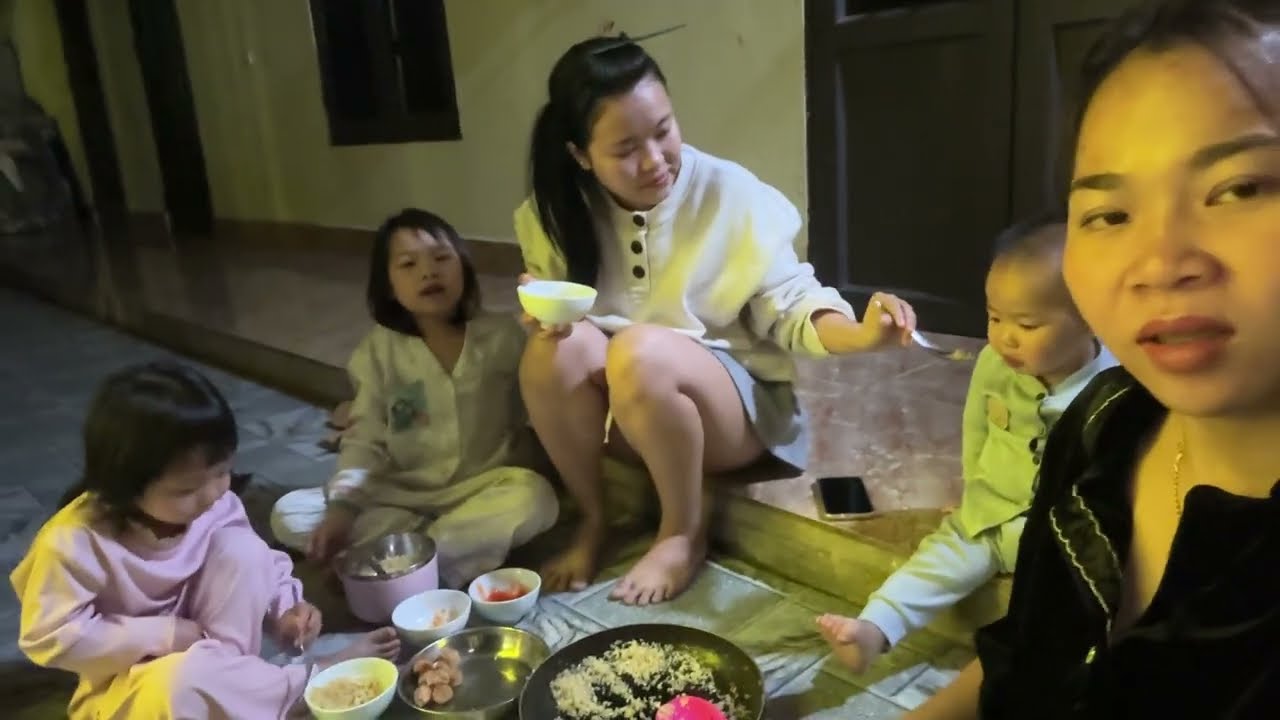 Đêm Rồi Hoài Còn Dẫn Coca Lên Bá Sen Để Ăn Đêm