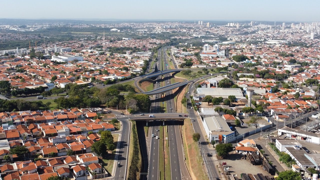 Vôo sobre a região do Bairro colina verde Bauru SP