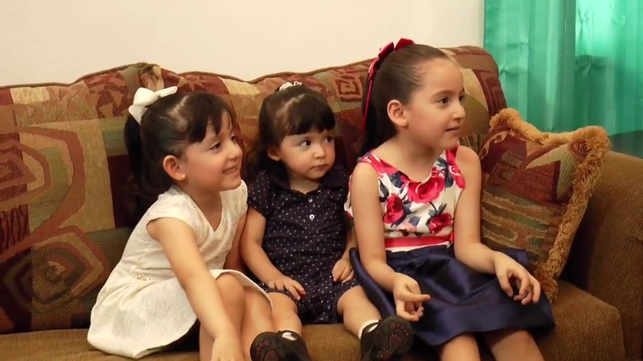 Visita a Casa del Abuelo Yeyo con Tripayasos. Videos para niños