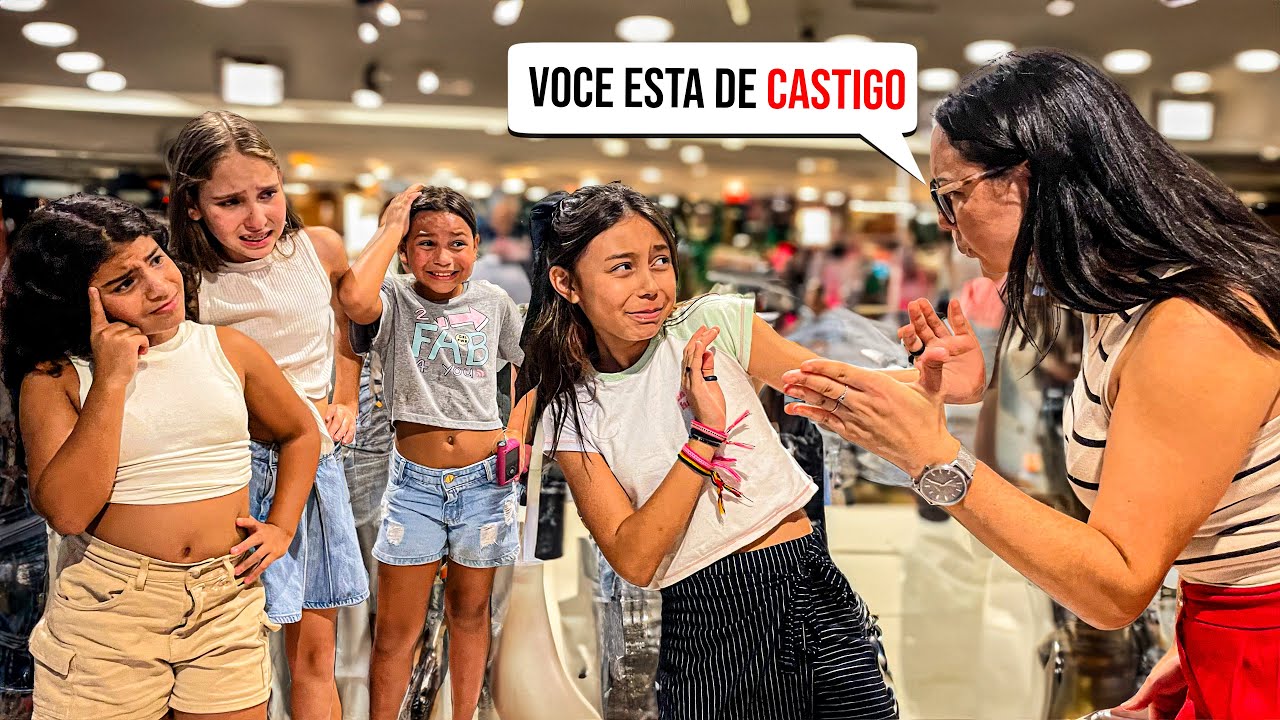 Minha Mãe me bateu no meio do SHOPPING com todo mundo olhando.