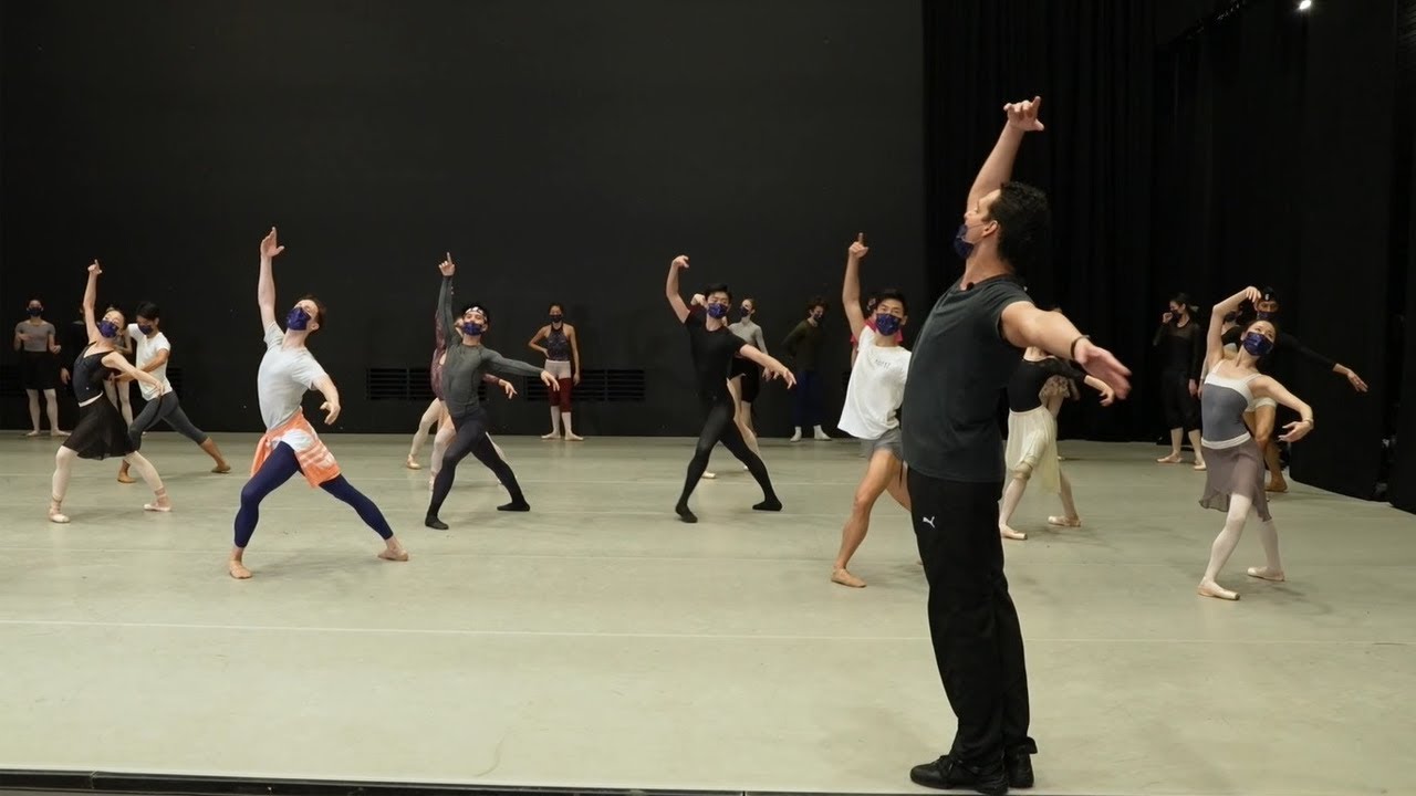 Company Class with Luis R. Torres │ 舞團導師托羅斯的舞團熱身課