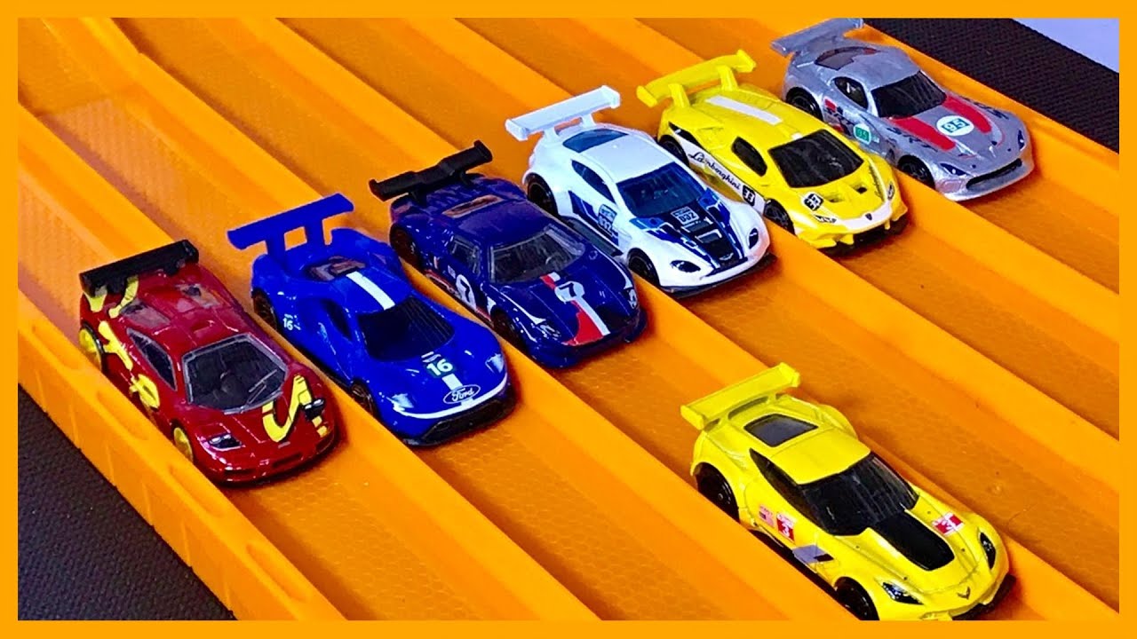CORVETTE C7R vs 6 RACE CARS - Hot Wheels