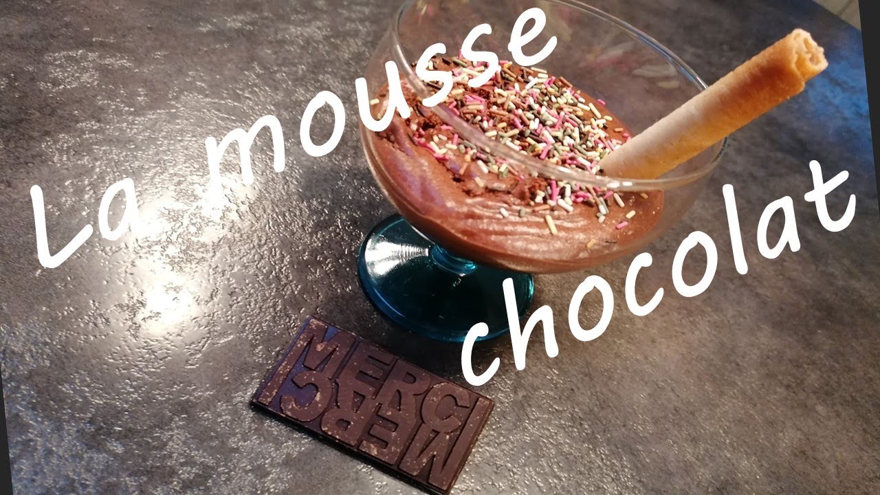 La mousse au chocolat noir (parfumée au rhum)