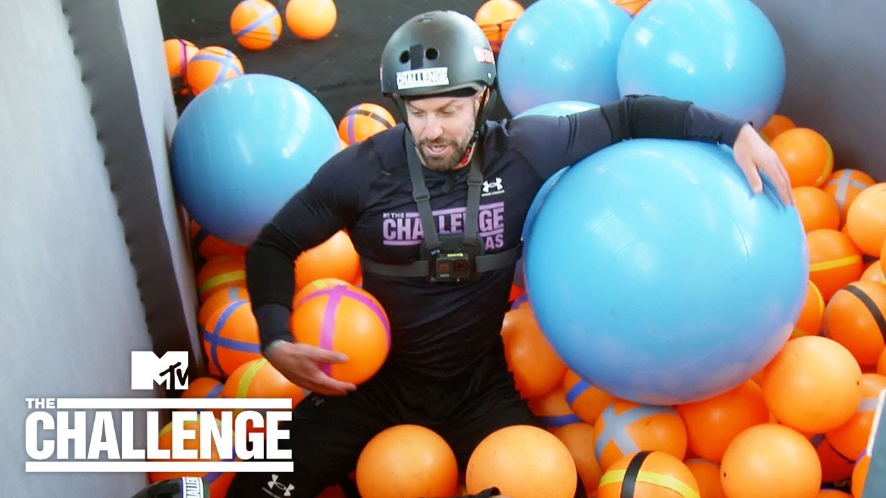 The Challengers Are THROWN Around During An INTENSE Bus Ride 😳 🚌 The Challenge: Ride Or Dies