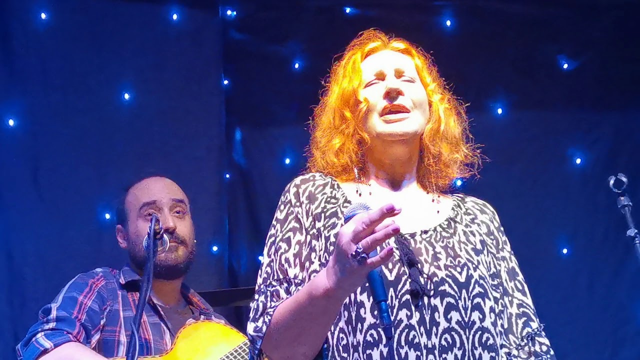 Ψιλοβρέχει - Αφεντούλα Ραζέλη & Τρίο Κατάρα live 2020 (Το Μπαράκι της Διδότου)