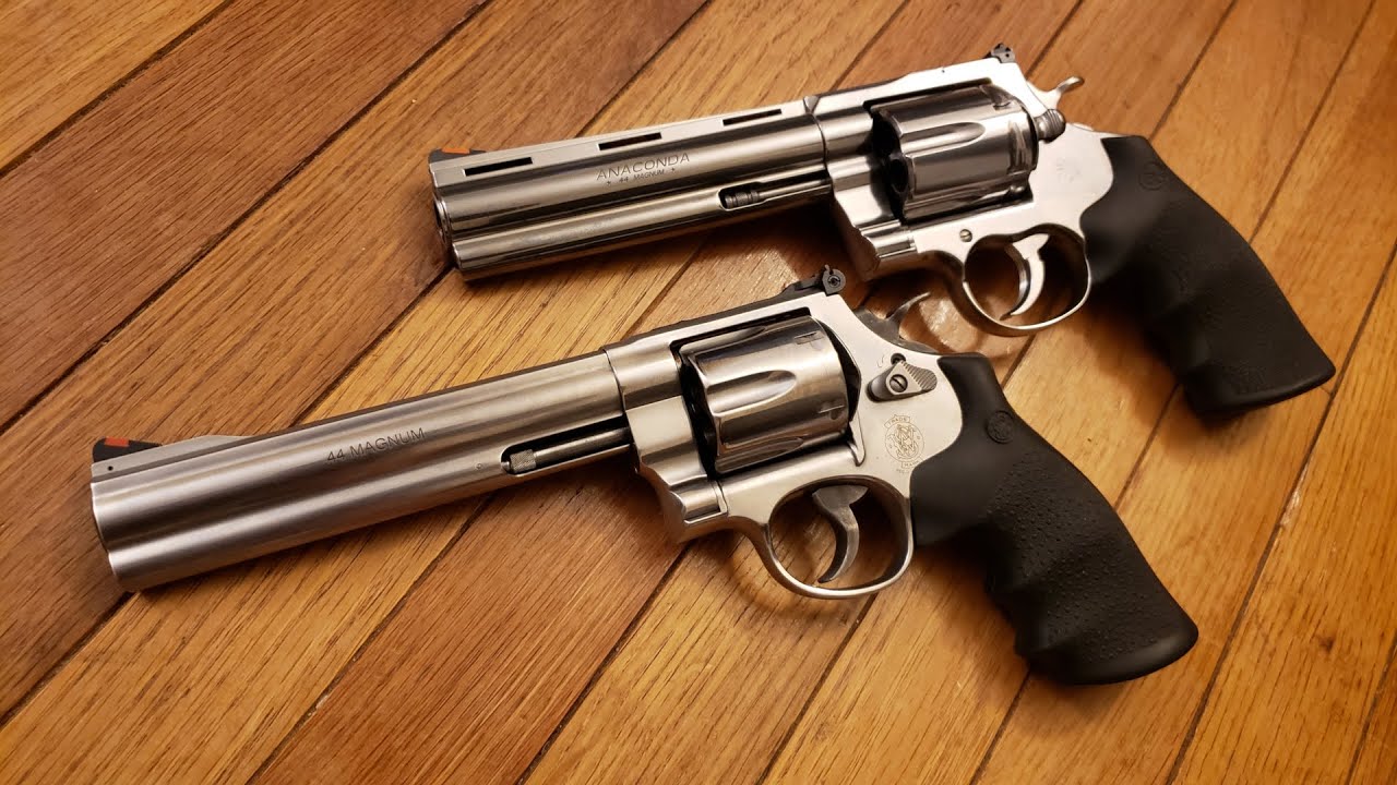 Revolver Showdown! Smith and Wesson 629 Classic vs Colt Anaconda. 44 Magnum Mania.