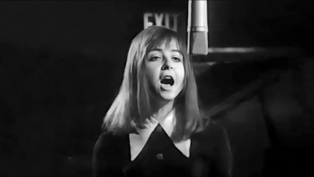 VICKY LEANDROS 🎤 L'Amour Est Bleu 💙 (Montréal, Québec) 1968