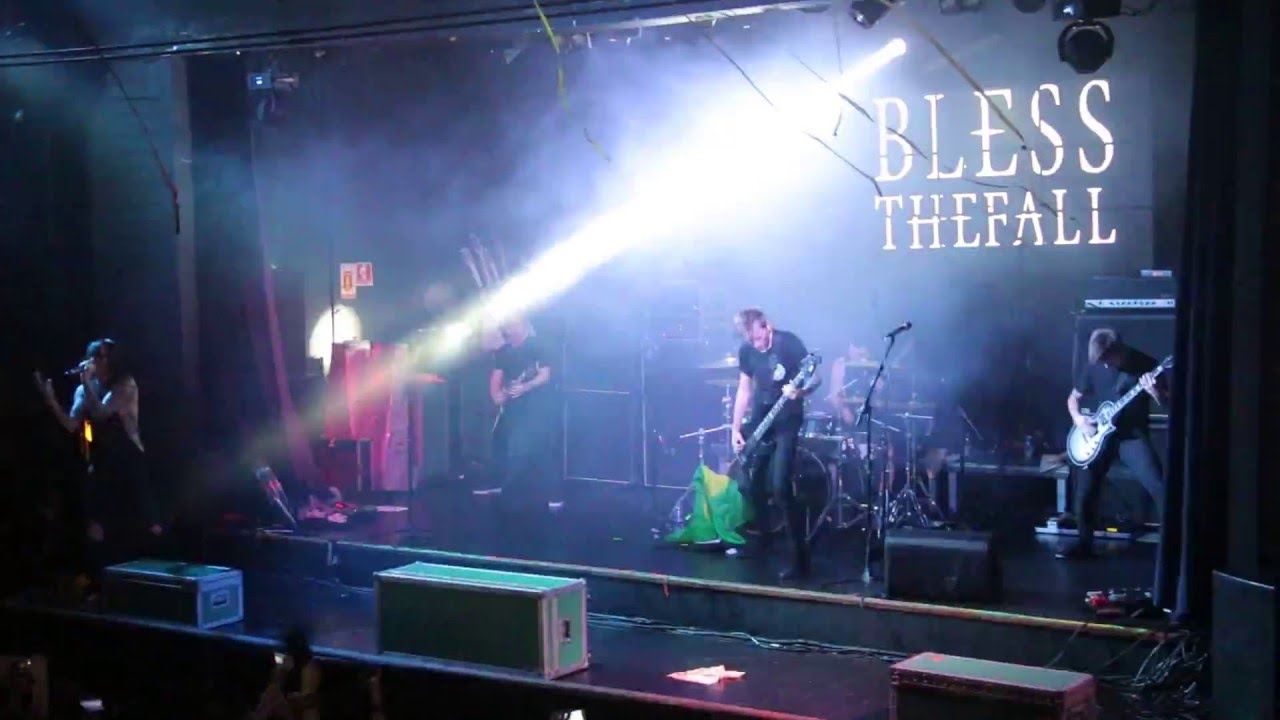 Blessthefall - Hollow Bodies (São Paulo - 12/12/15)